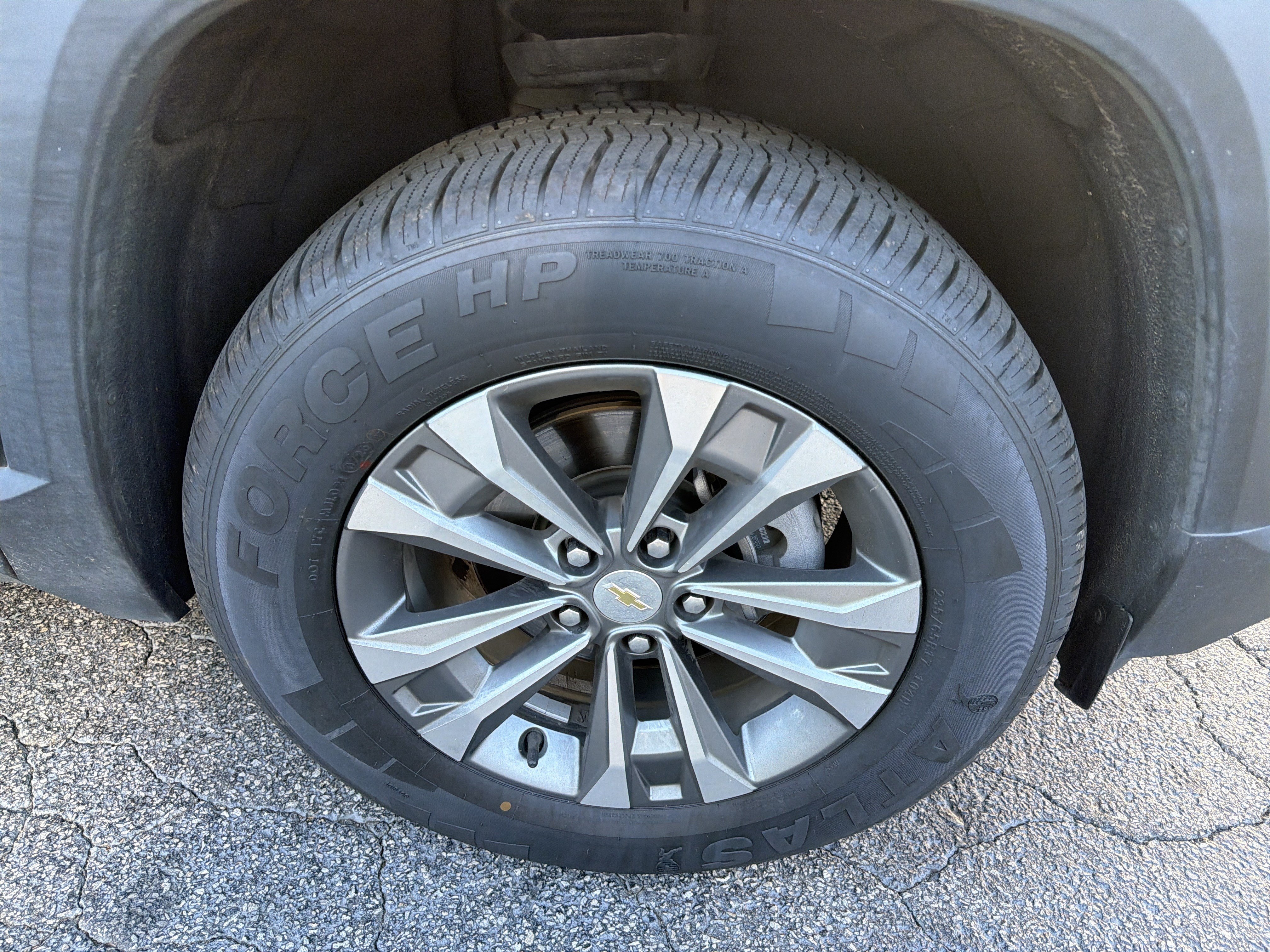 Used 2025 Chevrolet Equinox LT w/ Convenience Package II FWD image 9