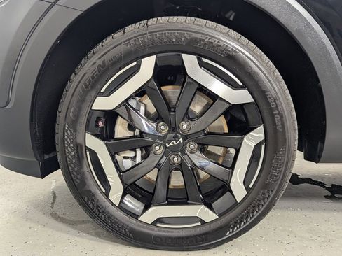 Used 2025 Kia Telluride S FWD image 9
