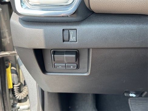 Used 2024 GMC Canyon Denali image 22