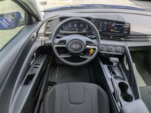 Used 2024 Hyundai Elantra SE FWD image 14