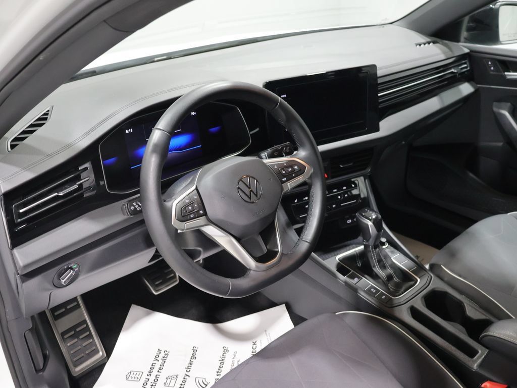 Used 2025 Volkswagen Jetta Sport FWD image 15