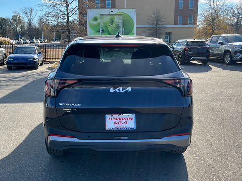 Used 2026 Kia Sportage EX image 7
