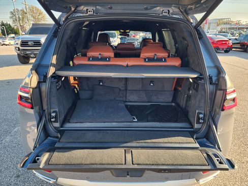 Used 2026 BMW X7 xDrive40i w/ Executive Package image 6