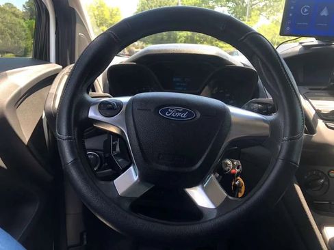 Used 2015 Ford Transit Connect XLT image 16
