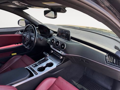 Used 2019 Kia Stinger GT1 AWD/4WD image 15