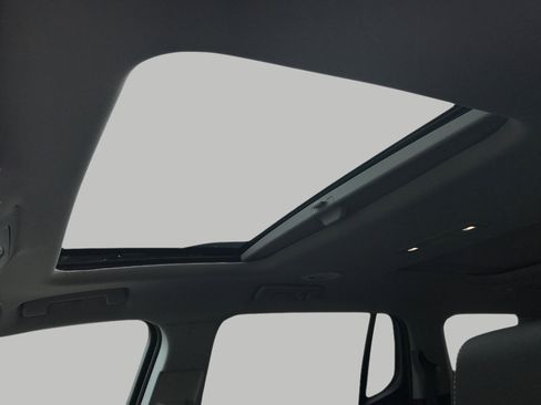 Used 2023 GMC Acadia SLT w/ Trailering Package image 26