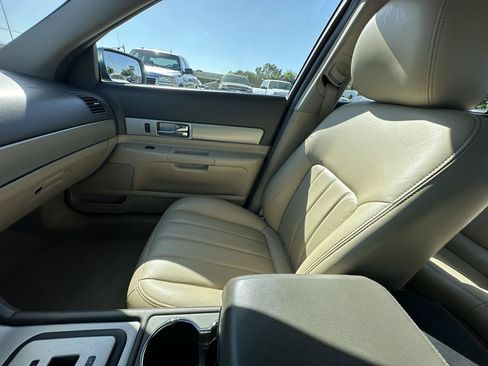 Used 2005 Lincoln LS RWD image 40