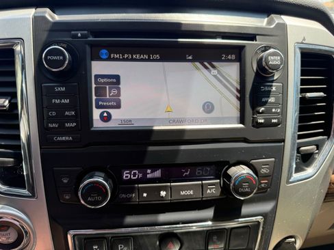 Used 2016 Nissan Titan SL AWD/4WD image 17