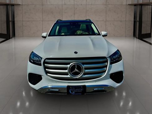 Used 2024 Mercedes-Benz GLS 450 4MATIC image 7