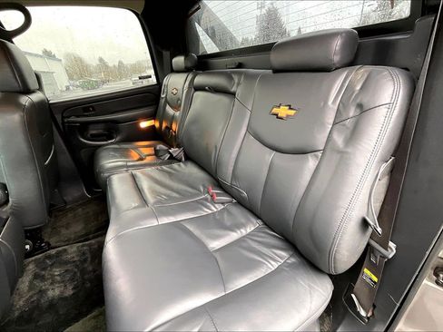 Used 2002 Chevrolet Avalanche 4x4 w/ Convenience Pkg image 20