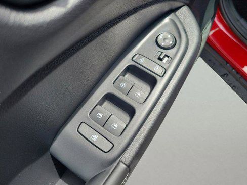 New 2025 Hyundai Venue Limited image 14