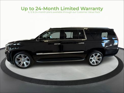 Used 2017 Cadillac Escalade ESV Luxury AWD/4WD image 4