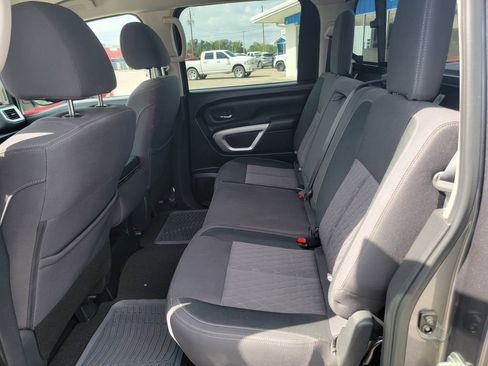 Used 2020 Nissan Titan SV RWD image 22