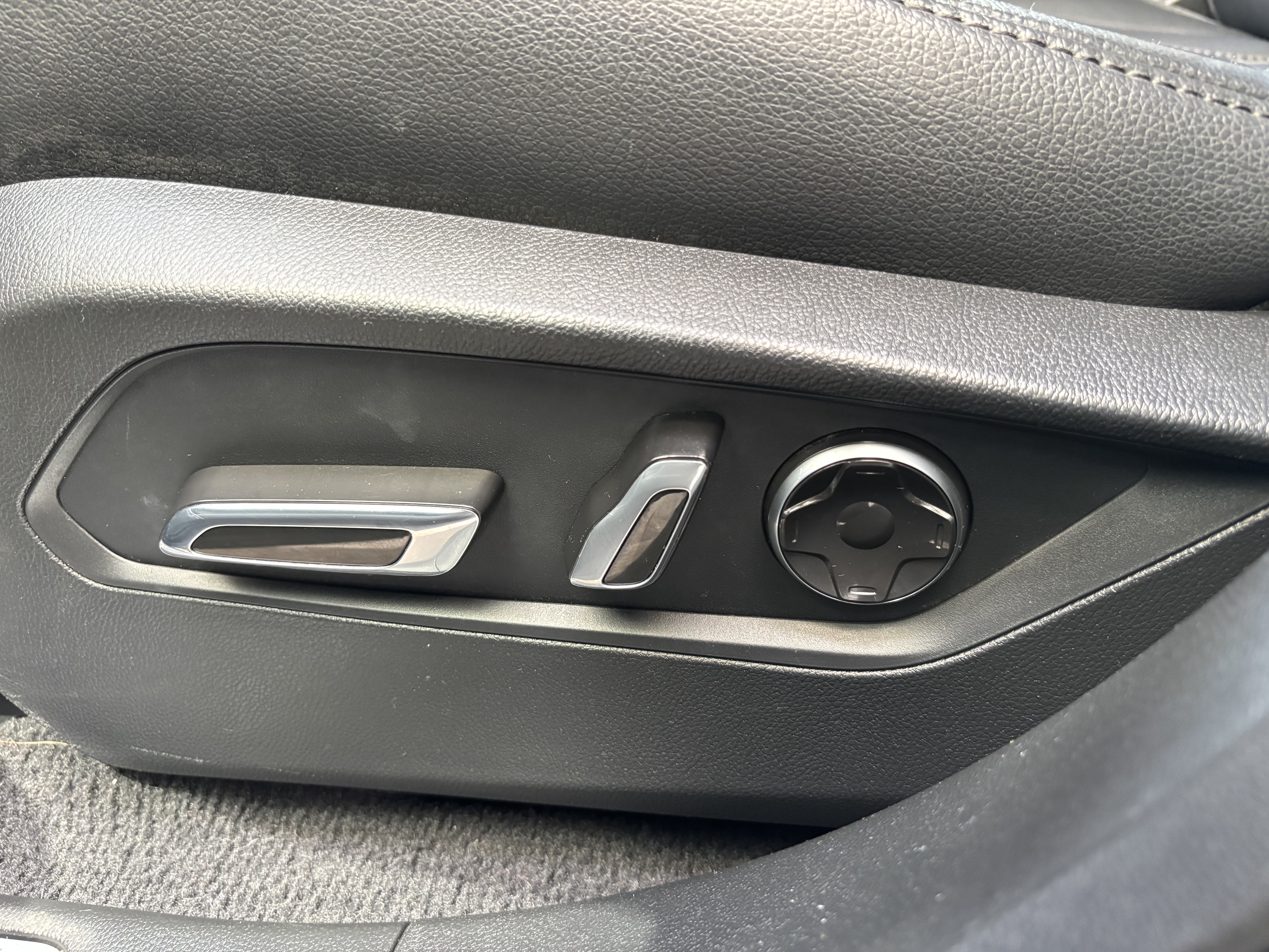 Used 2020 Acura RDX AWD image 12