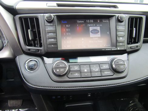 Used 2016 Toyota RAV4 Limited AWD/4WD image 20