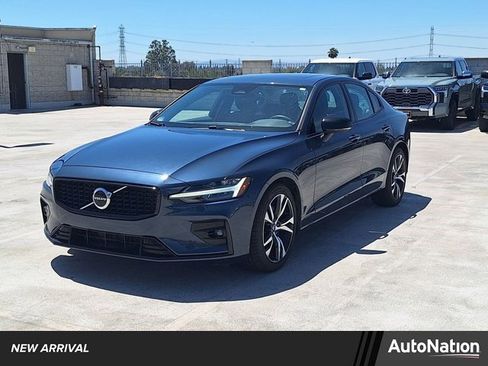 Used 2024 Volvo S60 B5 Core FWD image 1