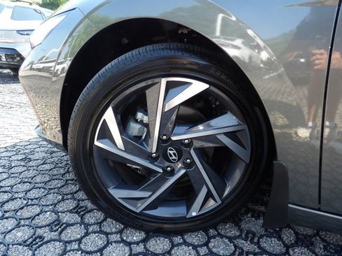 Certified 2025 Hyundai Elantra SEL FWD image 27