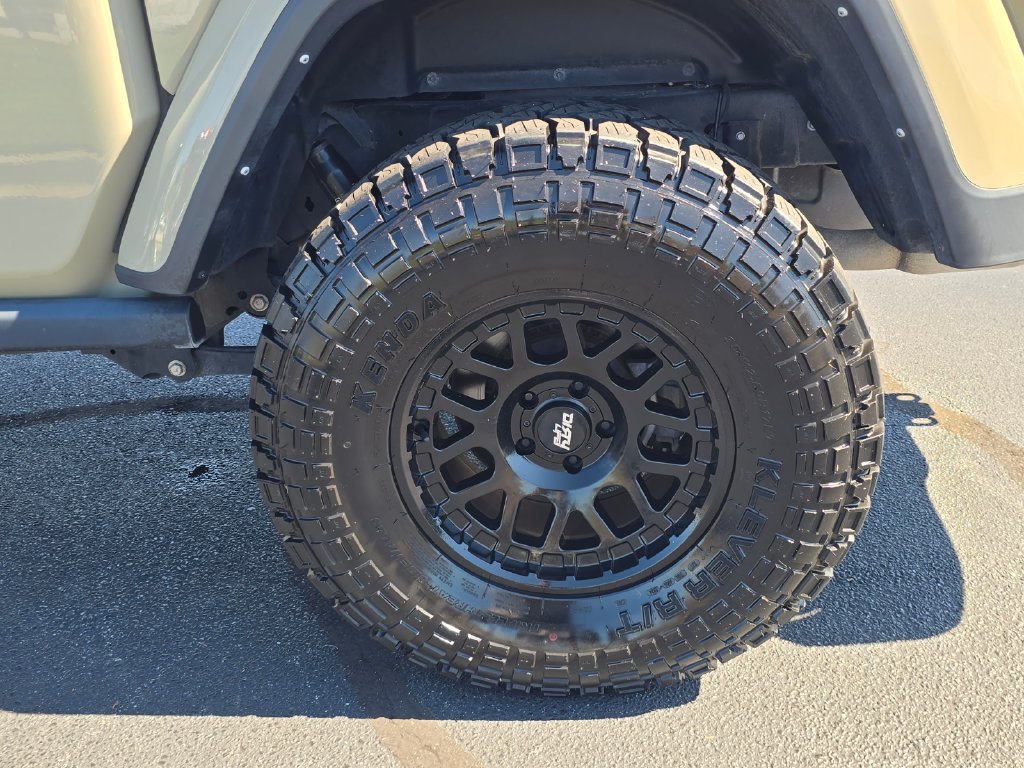 Used 2022 Jeep Gladiator Sport AWD/4WD image 15