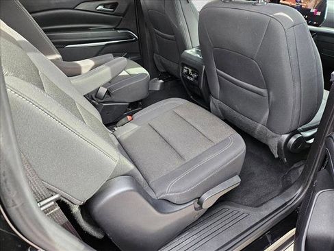 Used 2024 Chevrolet Traverse LT image 18