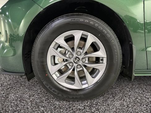 New 2026 Toyota Sienna XLE image 14