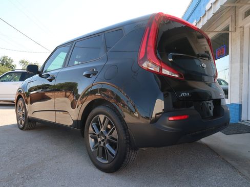 Used 2020 Kia Soul EX FWD image 3