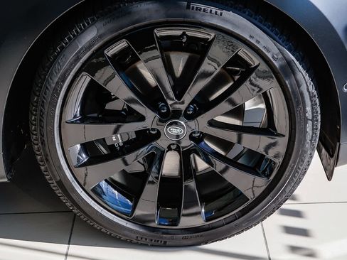 Used 2025 Land Rover Range Rover Sport Dynamic SE image 5