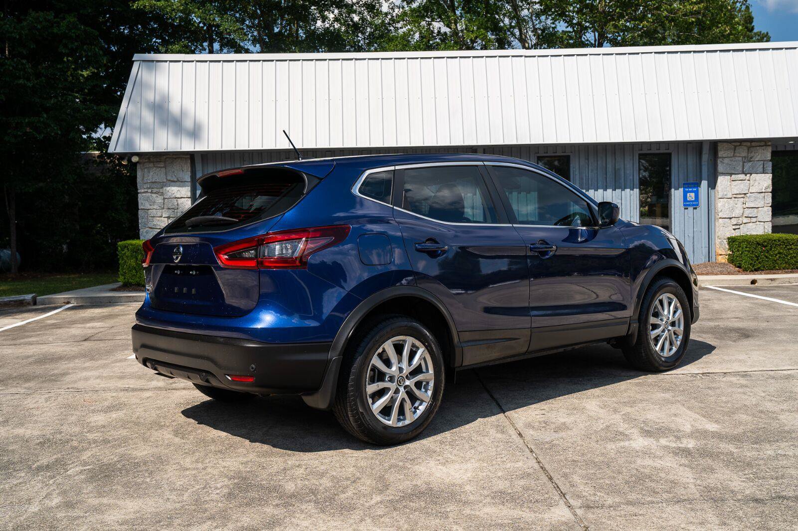 Used 2021 Nissan Rogue Sport S FWD image 9