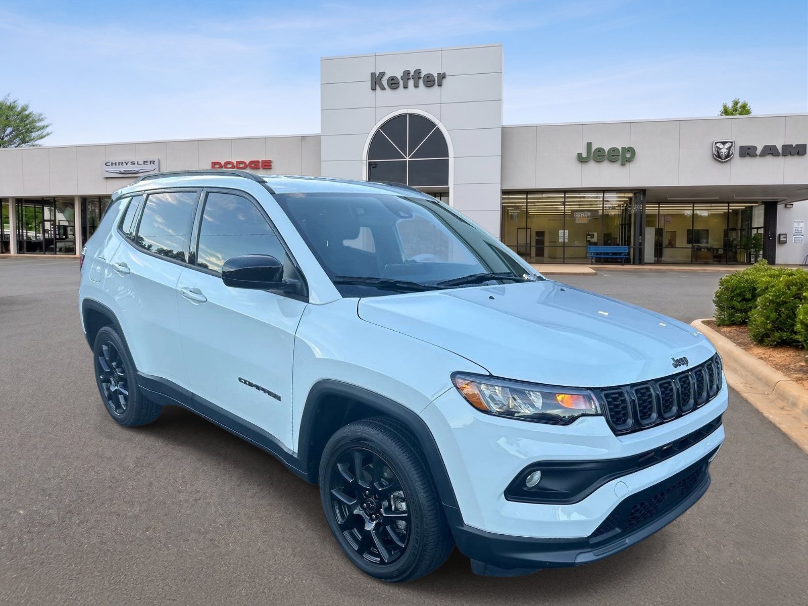 Used 2026 Jeep Compass Latitude AWD/4WD image 1