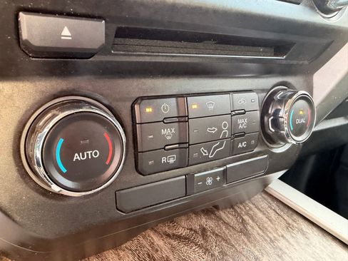 Used 2018 Ford F250 Lariat w/ Chrome Package image 28