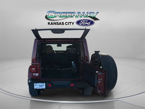 Used 2021 Jeep Wrangler Unlimited Sahara w/ Cold Weather Group image 7