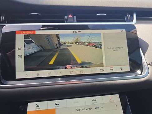 Used 2020 Land Rover Range Rover Evoque SE image 26