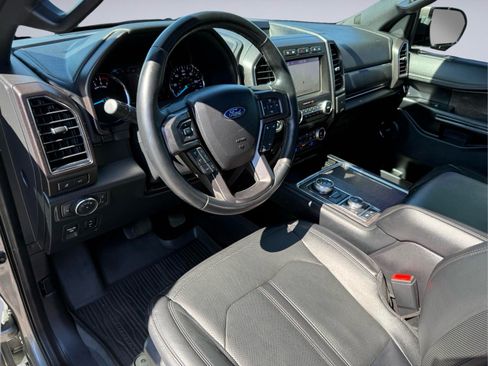 Used 2019 Ford Expedition Limited w/ Equipment Group 302A AWD/4WD image 13
