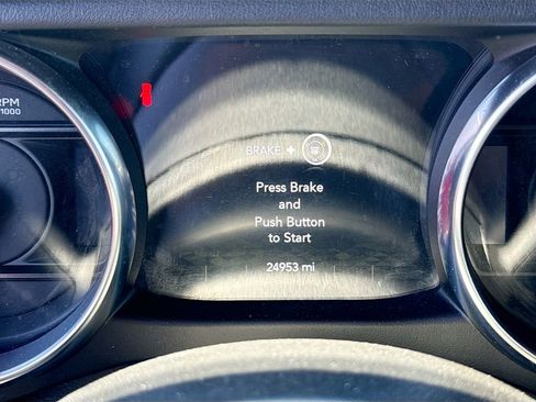 Used 2022 Jeep Wrangler Unlimited Sahara w/ Cold Weather Group image 13