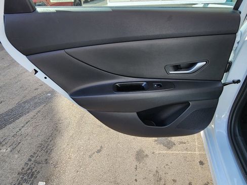 New 2026 Hyundai Elantra SE FWD image 22