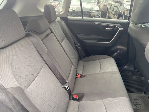Used 2020 Toyota RAV4 XLE w/ XLE Grade Weather Package AWD/4WD image 11