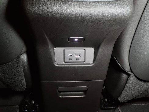 Used 2025 Cadillac XT6 Premium Luxury image 13