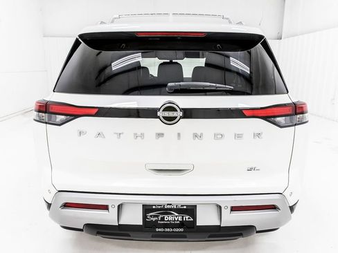 Used 2024 Nissan Pathfinder SL w/ Cargo Package FWD image 6