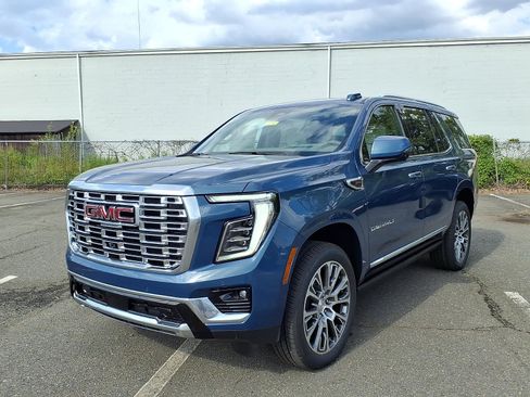 New 2026 GMC Yukon Denali w/ Denali Reserve Package AWD/4WD image 3
