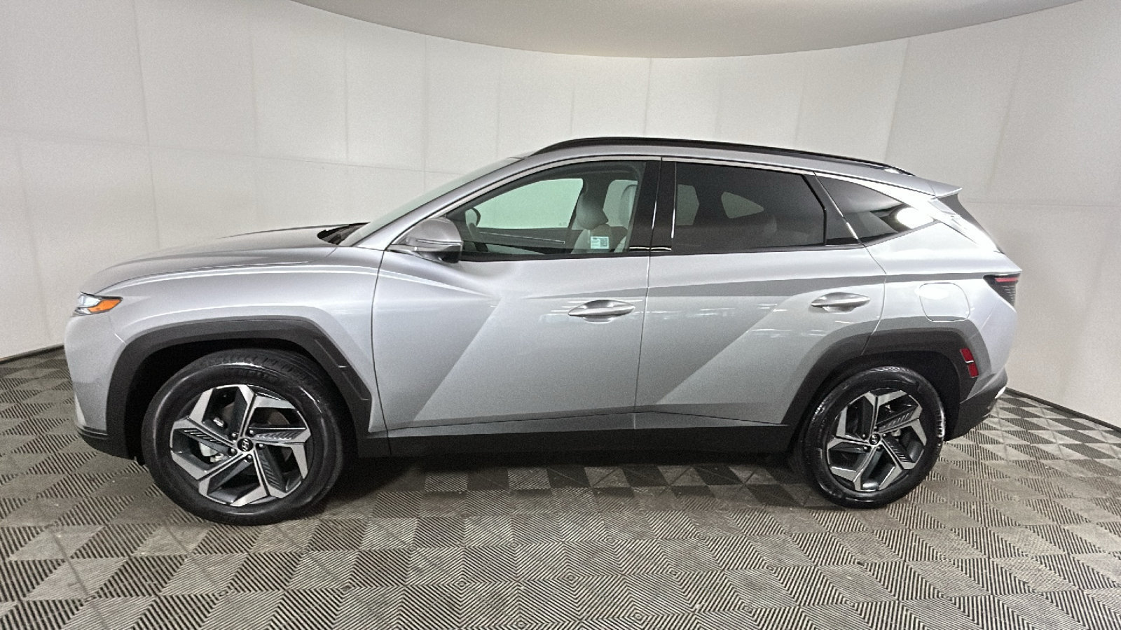 Used 2024 Hyundai Tucson Limited AWD/4WD image 7
