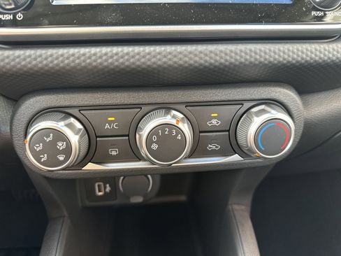 New 2025 Nissan Kicks S image 24