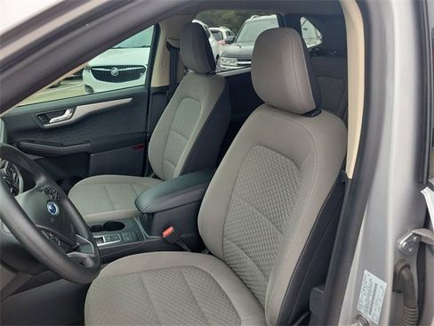 Used 2020 Ford Escape SE image 18