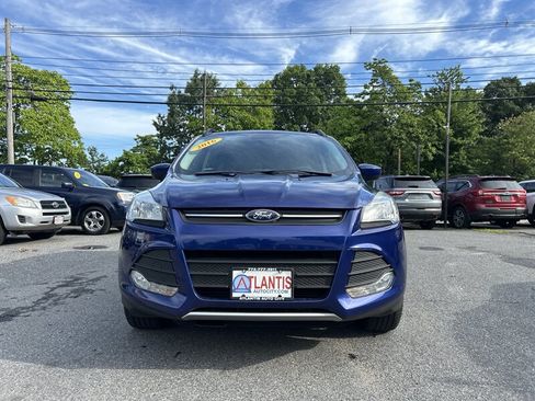 Used 2016 Ford Escape SE w/ Equipment Group 201A AWD/4WD image 2