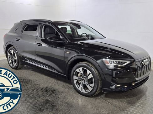 Used 2021 Audi e-tron Premium w/ Convenience Plus Package AWD/4WD image 9