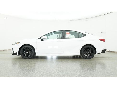 New 2026 Toyota Camry SE image 19