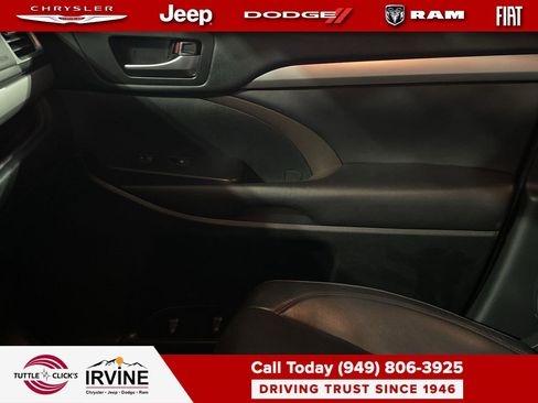 Used 2019 Toyota Highlander XLE image 21