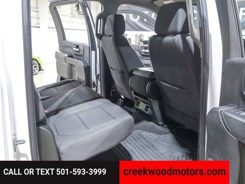 Used 2022 Chevrolet Silverado 2500 Custom w/ Custom Value Package image 15