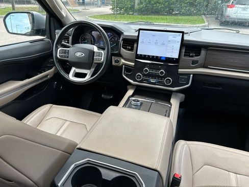 Used 2024 Ford Expedition Limited RWD image 9
