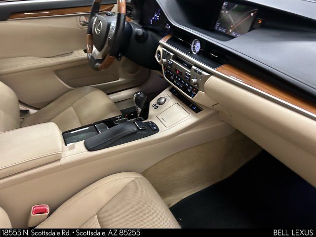 Used 2014 Lexus ES 300h w/ Premium Package w/Bamboo Trim FWD image 13