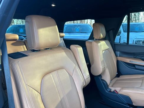 Used 2024 Ford Expedition Platinum image 47
