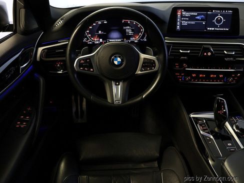 Used 2020 BMW M550i xDrive M550i xDrive w/ Executive Package image 15
